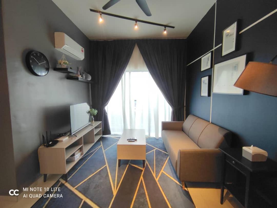 Ezhome Mesahill Nilai Exterior foto